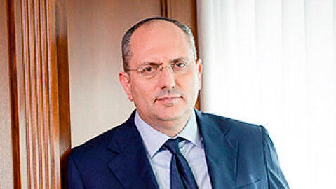 מוטי בן משה בעלים ויור קבוצת אלון רבוע כחול 