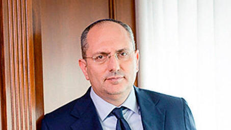 מוטי בן משה בעלים ויור קבוצת אלון רבוע כחול 