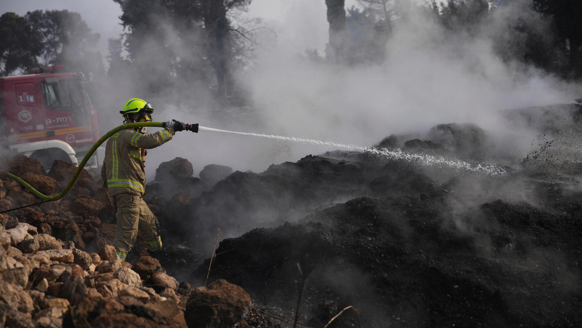 שריפה שריפות ב הרי ירושלים  כבאי לוחם אש 1.5.25 