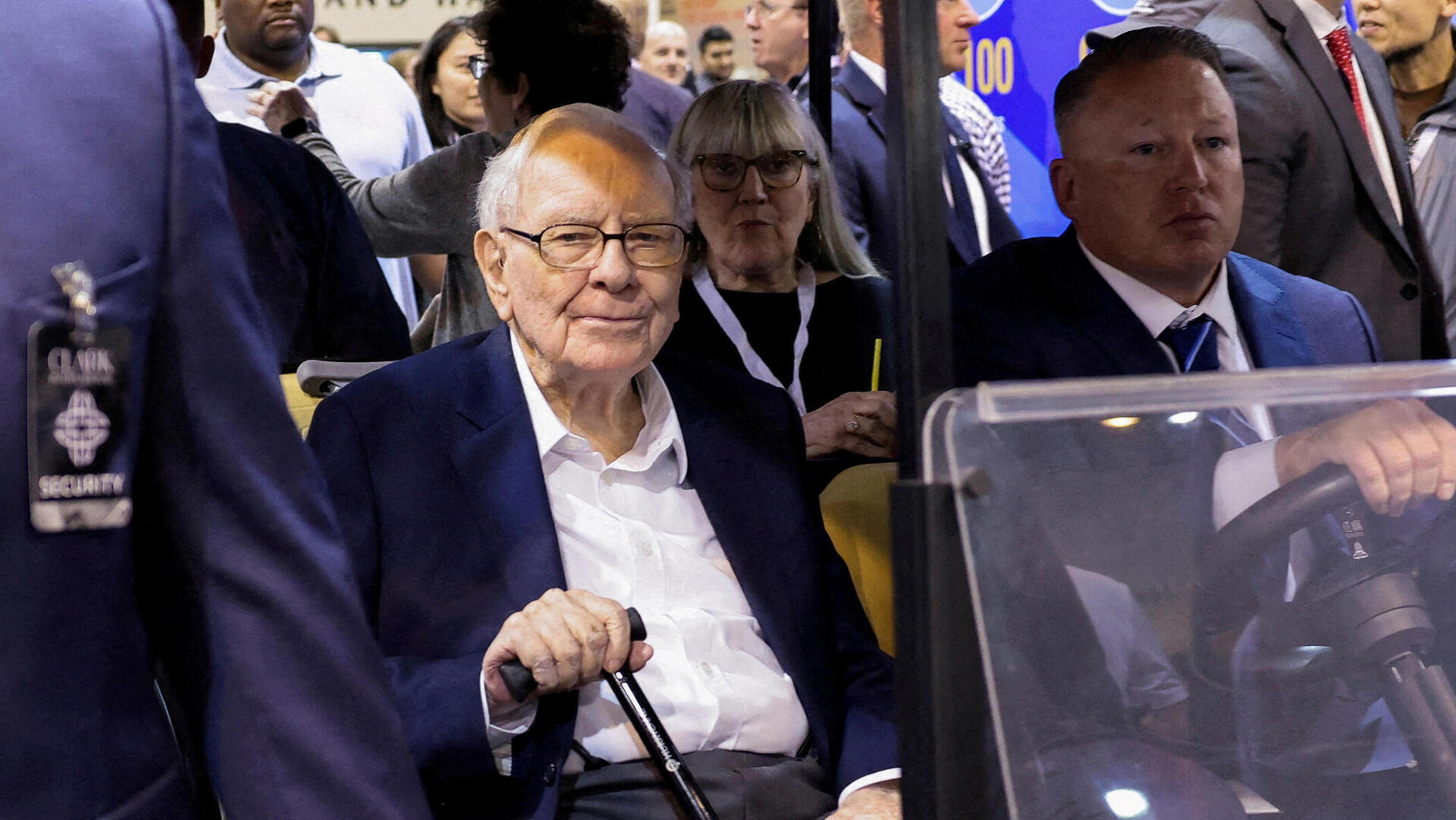 וורן באפט ב מפגש המשקיעים של Berkshire Hathaway