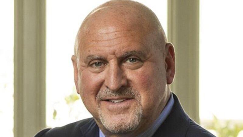 ליין בס Lane Bess, מנכ"ל חברת דיפ אינסטינקט