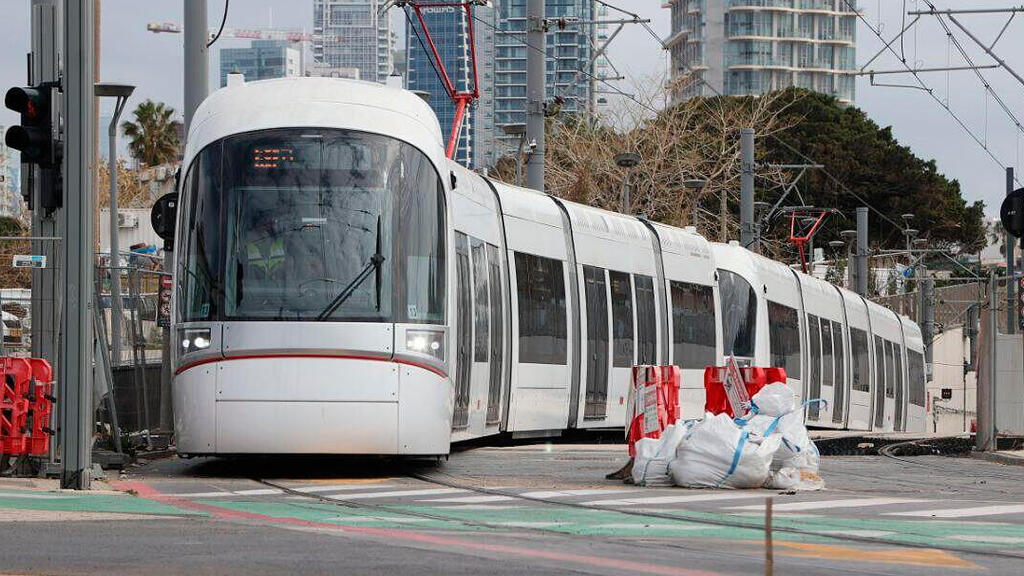  אליפלט תל אביב אלי פלט תחנת רכבת הרכבת הקלה רכבת קלה הקו האדום תחנה תחבורה ציבורית