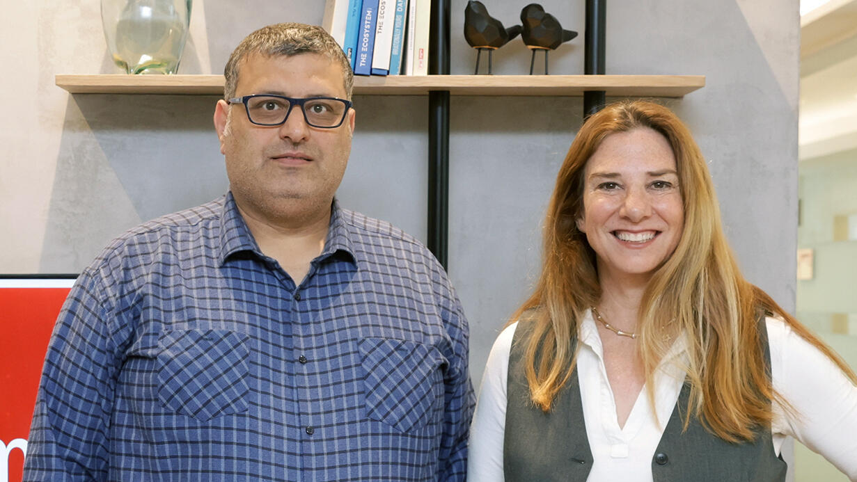 מימין תמי מזאל שחר מנכ"לית Incredibuild לשעבר ו זאח'ר שלח מנכ"ל qaTT