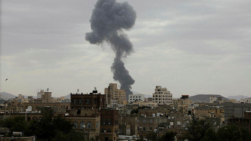 התקיפה בצנעא (צילום: REUTERS/Khaled Abdullah) תקיפה ב תימן צנעא של צה"ל 2 חות'ים 6.5.25