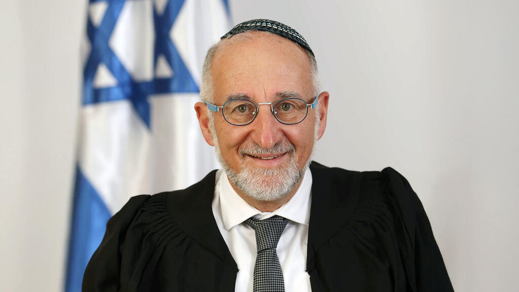 נציב תלונות הציבור על השופטים השופט בדימוס אשר קולה (צילום: אתר בתי המשפט) השופט אשר קולה סגן נשיא בית המשפט המחוזי נצרת בדימוס
