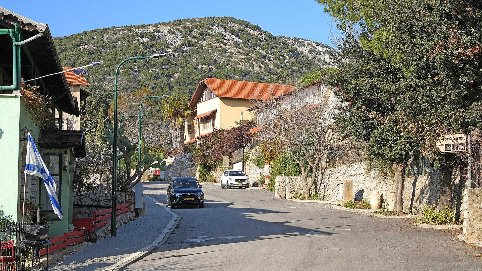 נווה אטיב מושב ברמת הגולן למרגלות הר החרמון