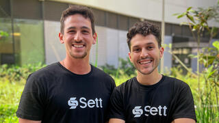 מימין עמית כרמי ו יוני בלומנפלד חברת גיימינג Sett  