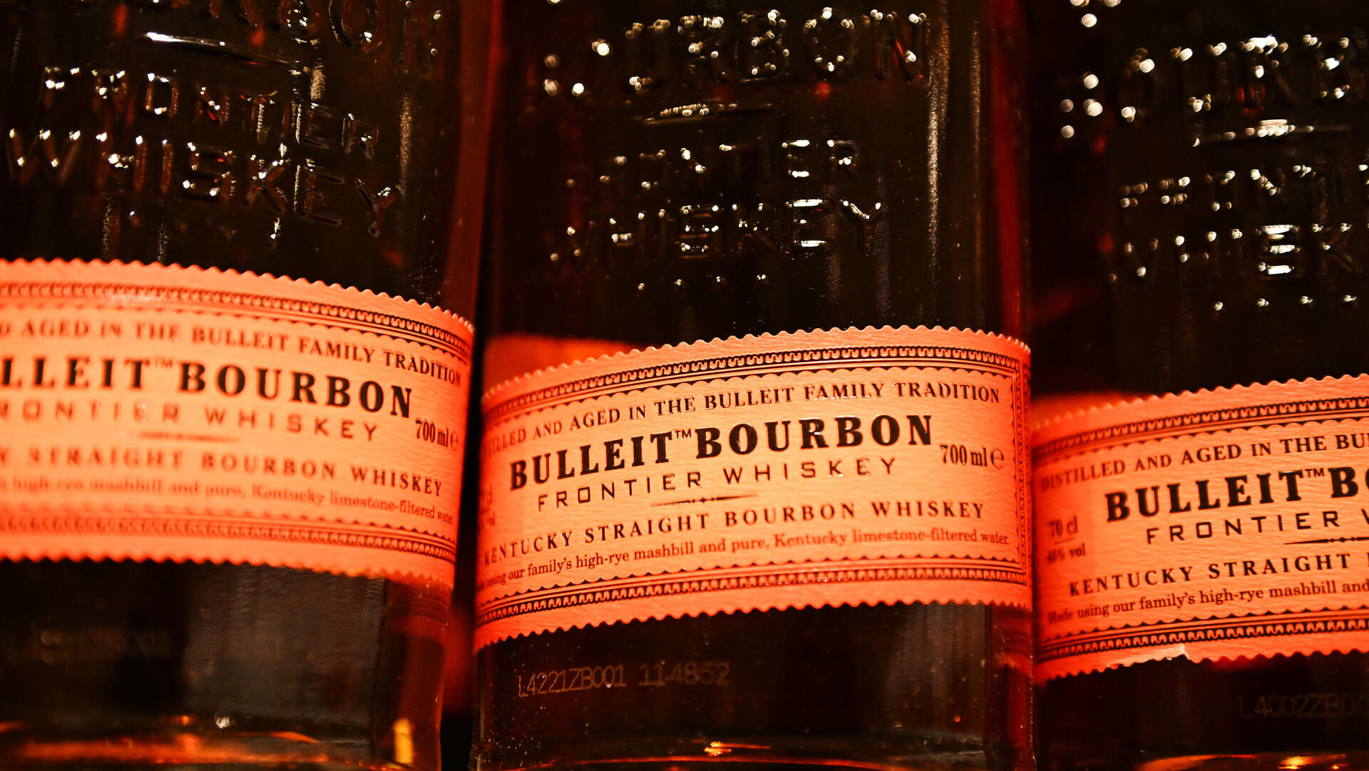 וויסקי בורבון בחנות בפורטוגל מלחמת סחר מכסים