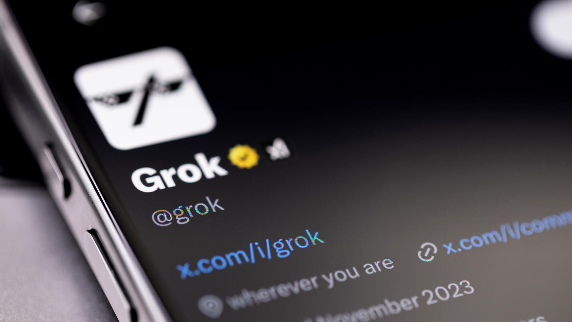 החשבון של גרוק Grok ב X טוויטר