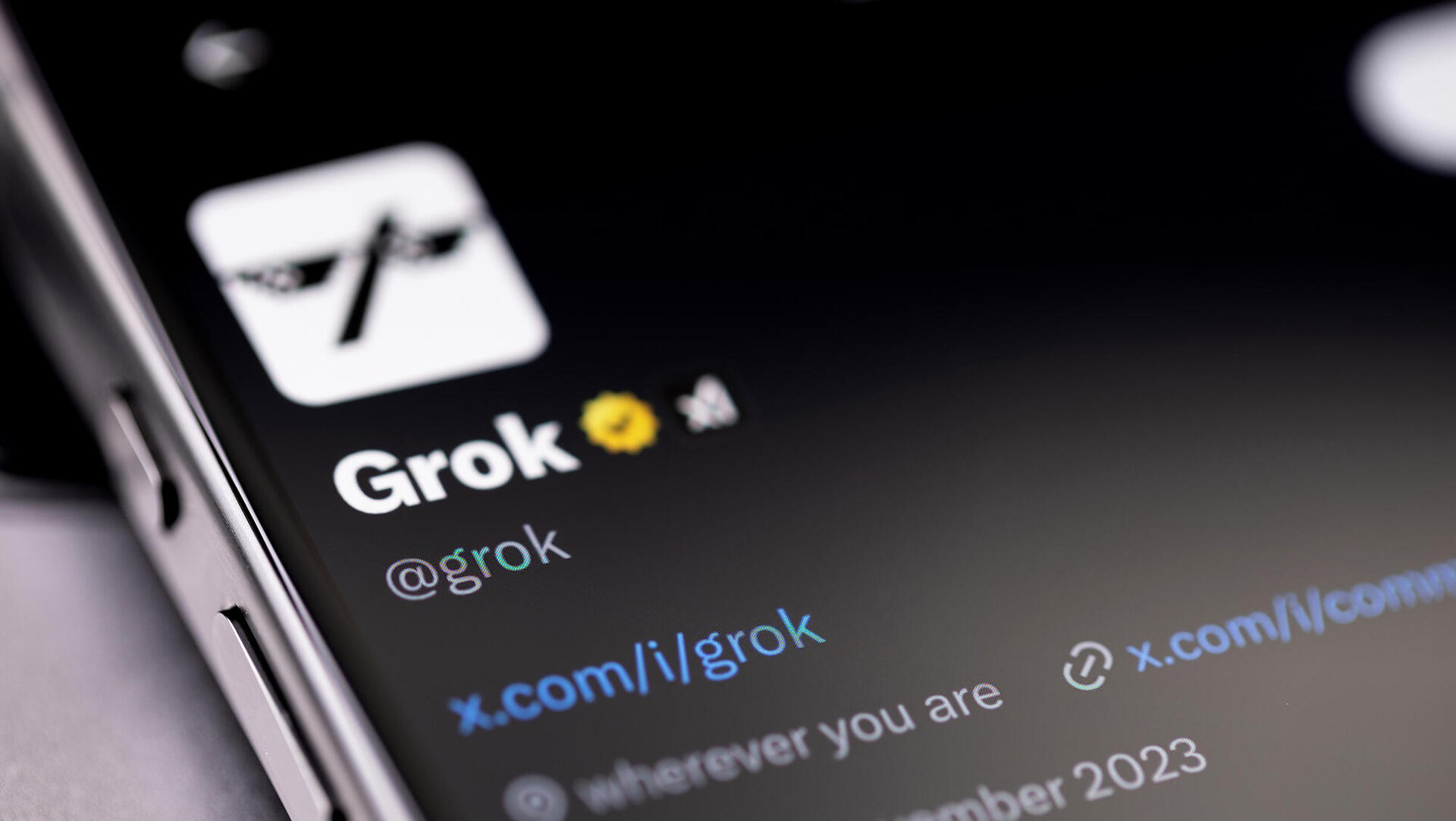 החשבון של גרוק Grok ב X טוויטר