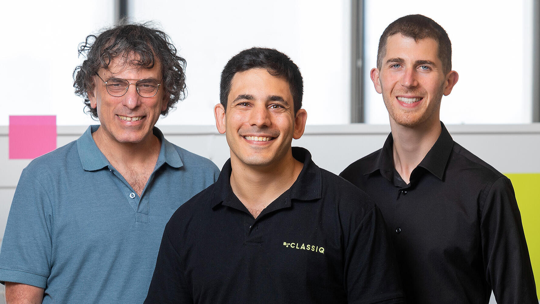מייסדי קלאסיק מפתחת מערכת הפעלה קוואנטית מימין ניר מינרבי אמיר נווה וד״ר יהודה נווה