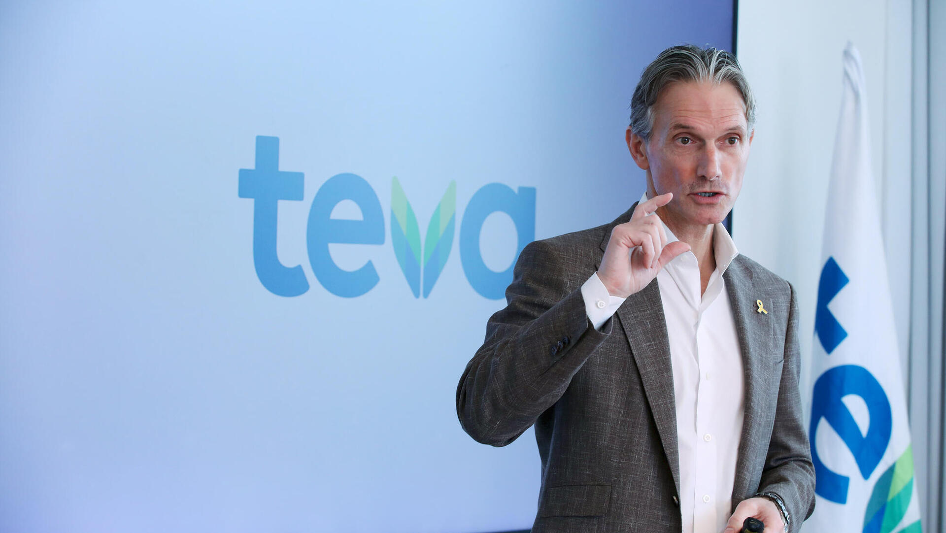 ריצרד פרנסיס נשיא ו מנכל טבע 