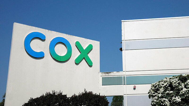 מבנה של חברת התקשורת COX קוקס בספרינגפילד וירג'יניה ארה"ב מתמזגת עם Charter 