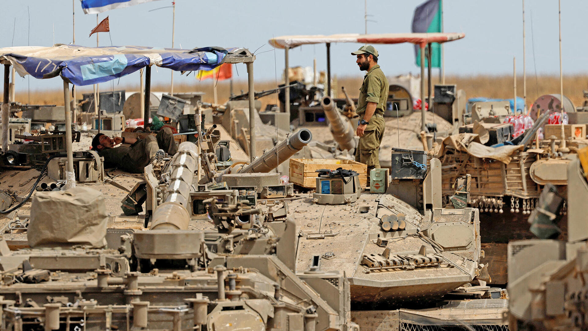 כח צה"ל טנקים בגבול עזה לפני כניסה ל מבצע מרכבות גדעון ב רצועת עזה 18.5.25