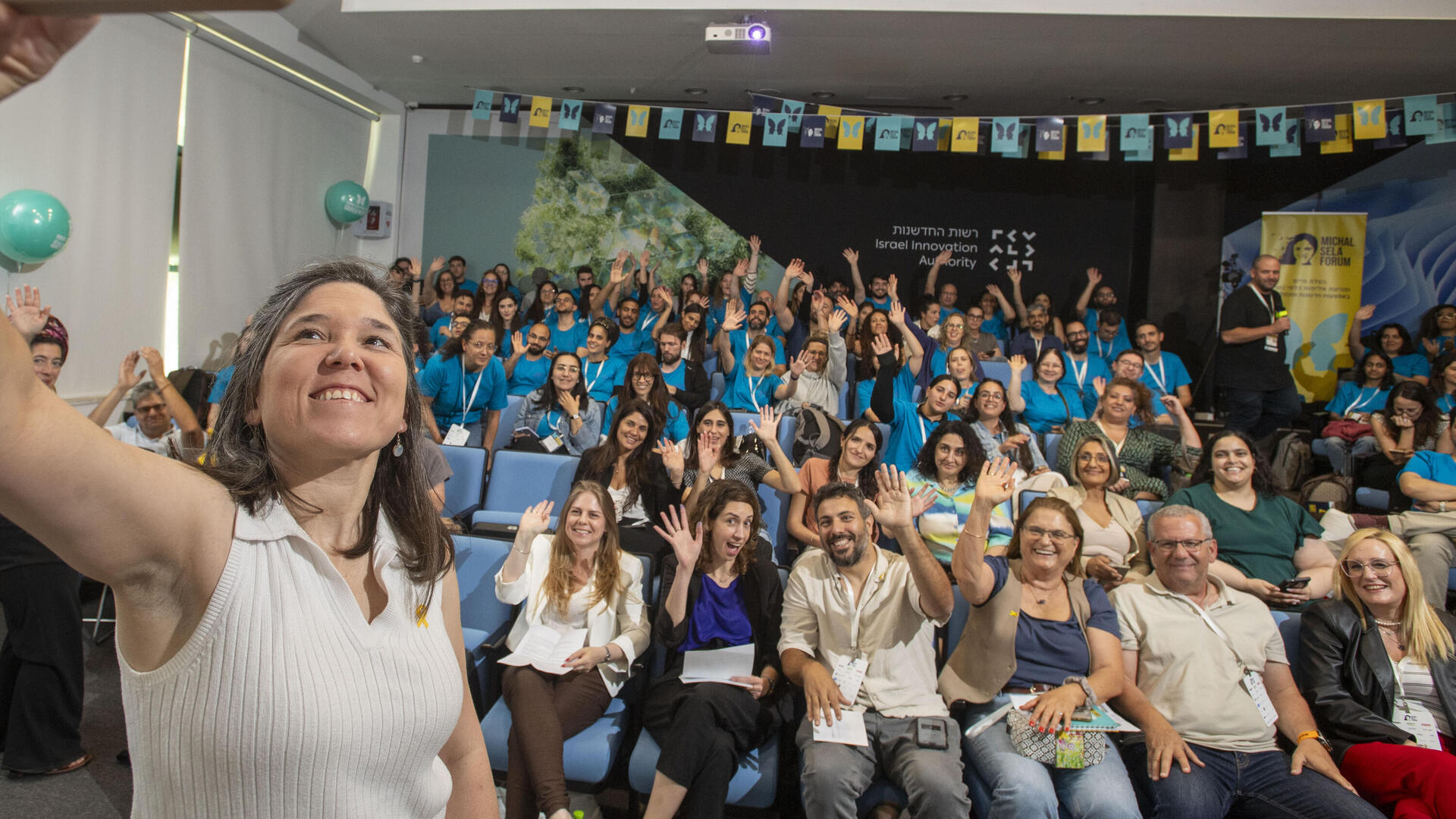 לילי בן עמי ומשתתפי האקתון מיכל סלה