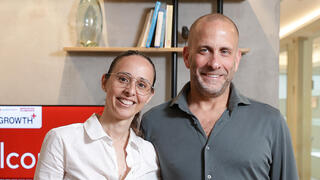 GROWTH+ מימין אסף פלד מייסד ומנכ”ל Minute Media ו קרולין מיידן מנכ”לית Bondata