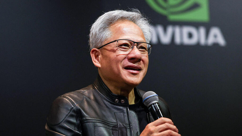 מנכ"ל ו מייסד אנבידיה ג'נסן הואנג בכנס ב טאייפיי 21.5.25