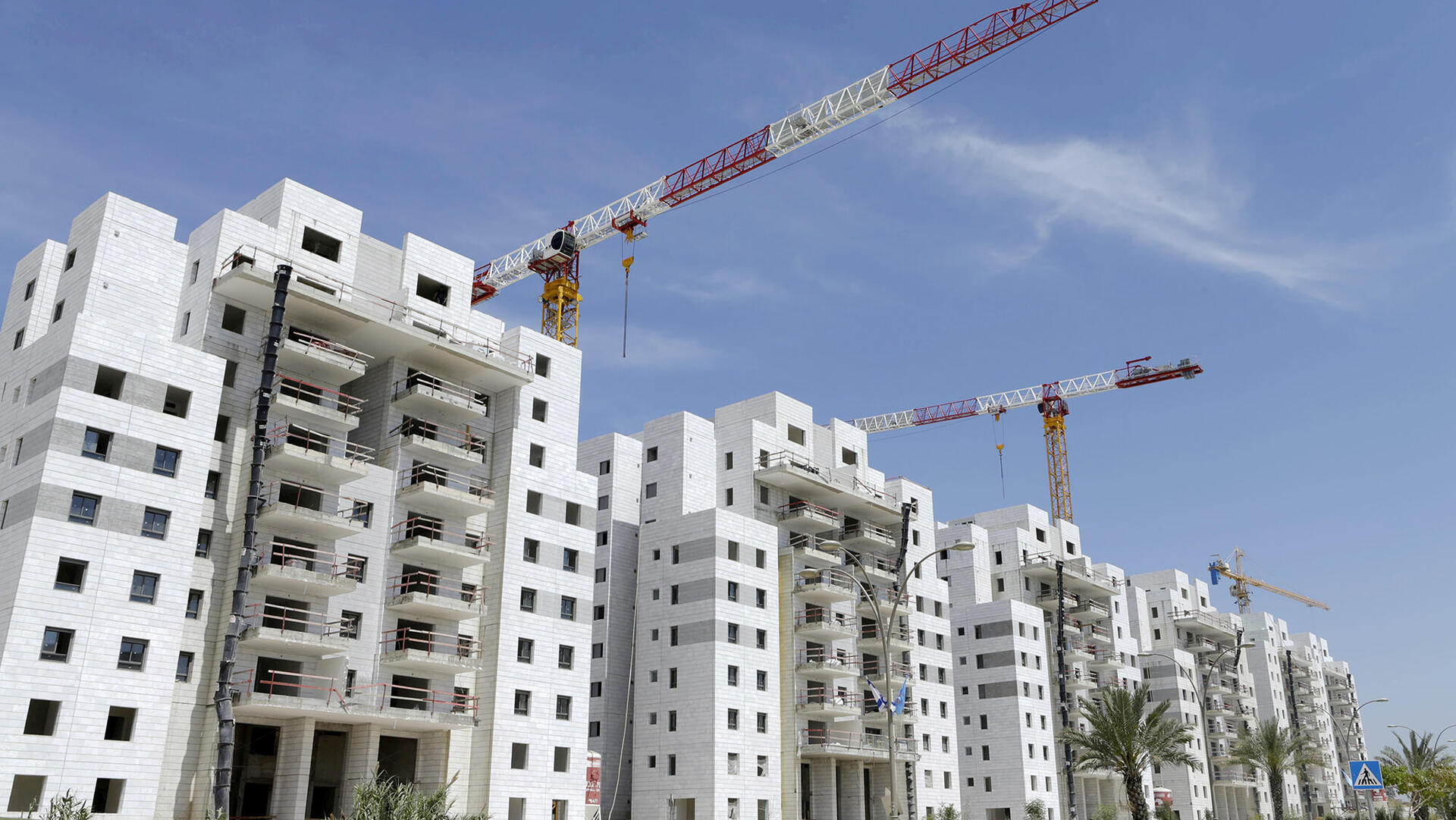 פרויקט בנייה של חברה חברת שבירו ב יבנה