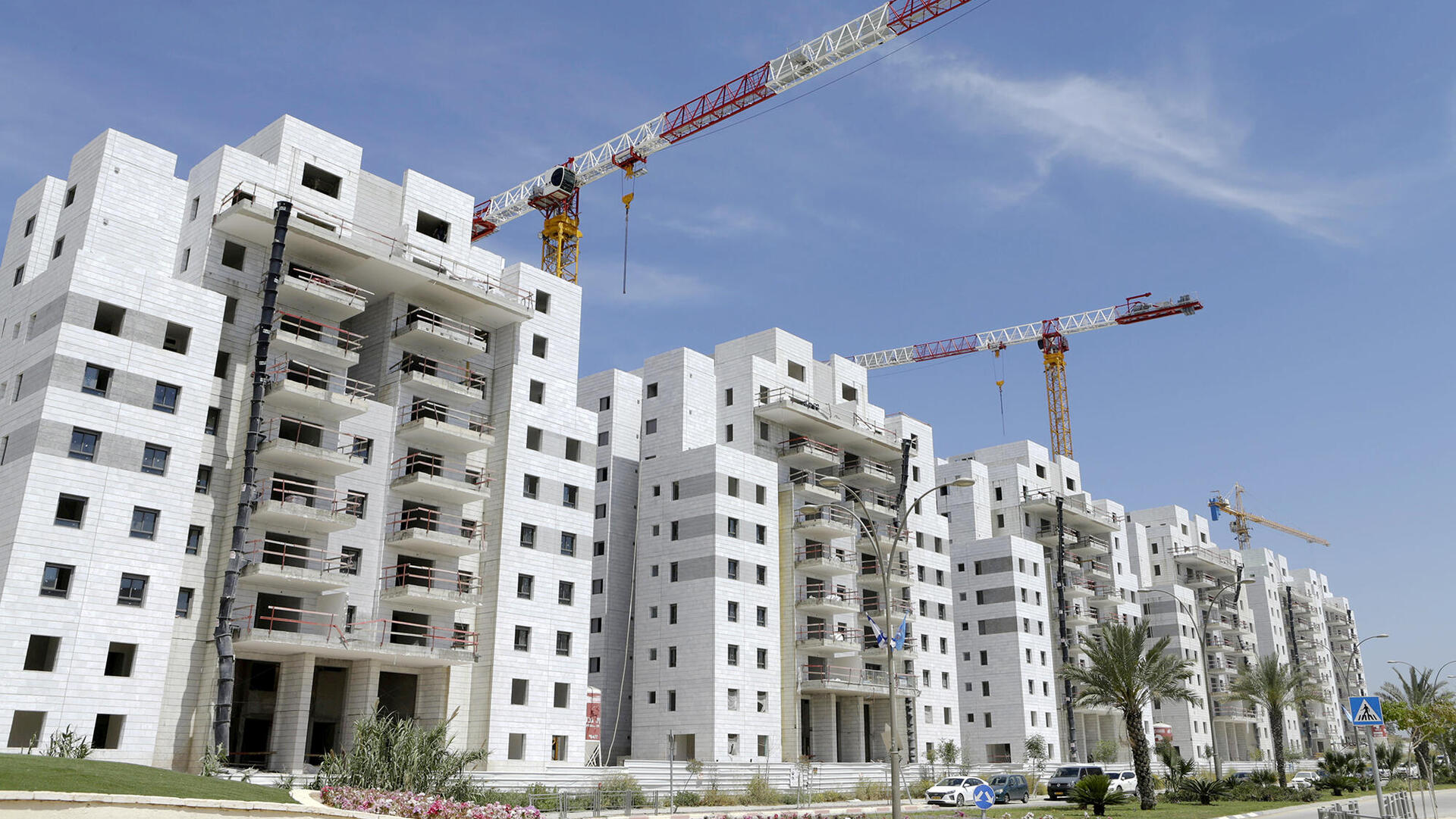 פרויקט בנייה של חברה חברת שבירו ב יבנה