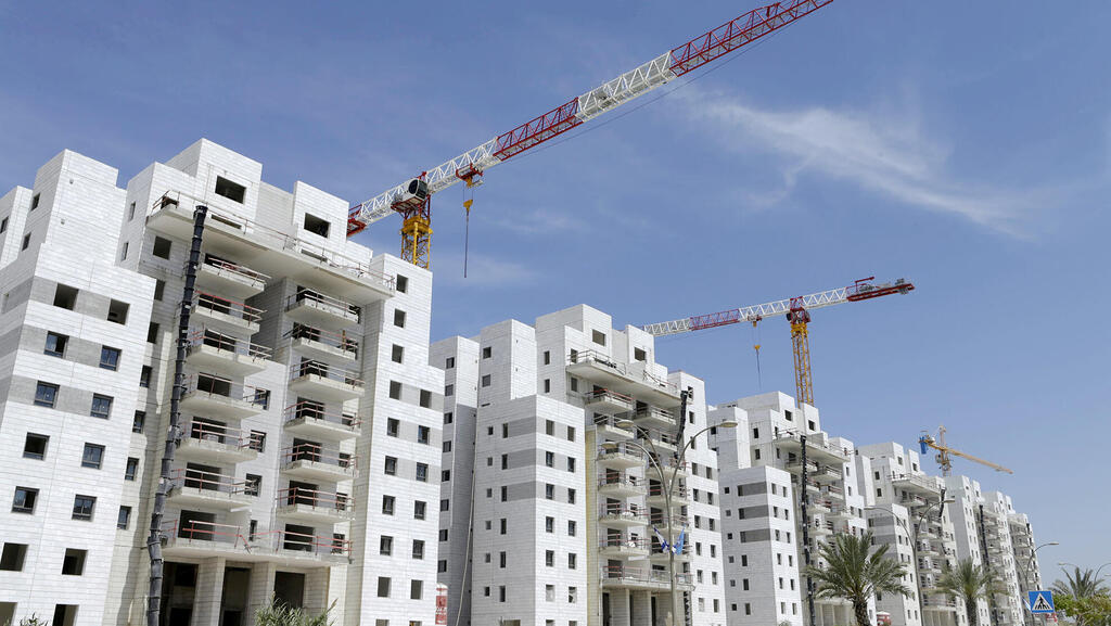 פרויקט בנייה (צילום: עמית שעל) פרויקט בנייה של חברה חברת שבירו ב יבנה