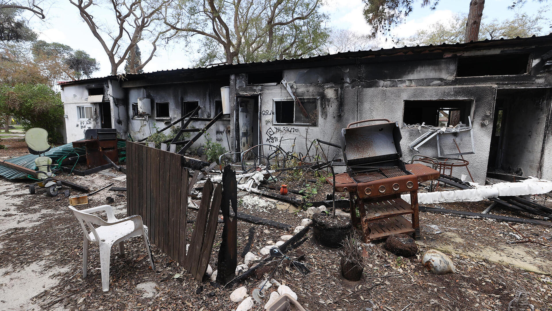 בית הרוס בקיבוץ ניר עוז אחרי הטבח ב 7.10.23