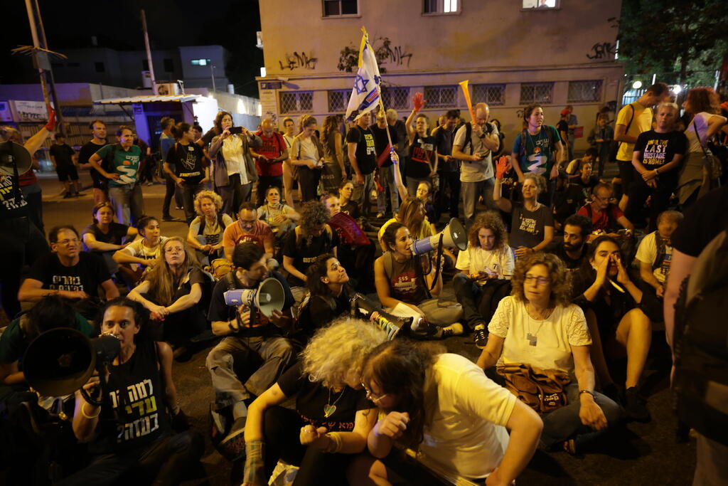 צילום: טל שחר מפגינים 2 ב מצודת זאב תל אביב חטופים 28.5.25