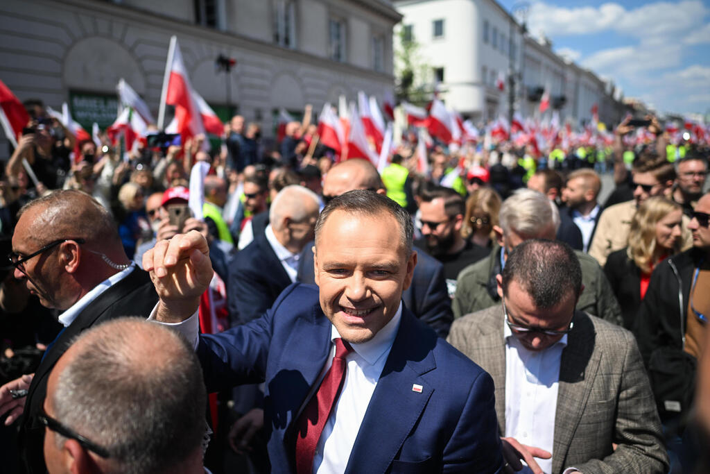 קרול נברוצקי מועמד הימין הלאומני בעצרת בחירות לנשיאות פולין ב ורשה 25 במאי