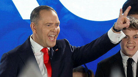 מועמד הימין לנשיאות פולין קרול נברוצקי לאחר הבחירות ב פולין 1.6.25