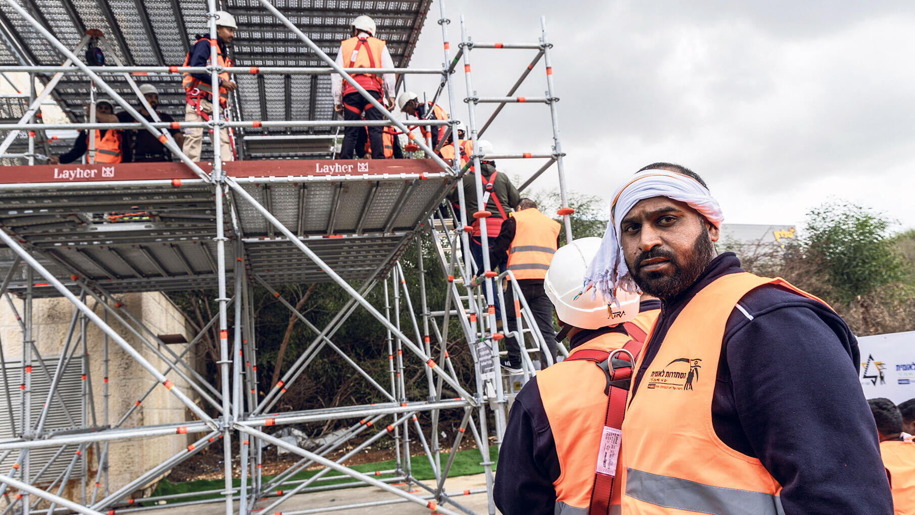 פועלי בניין עובדים זרים הודים
