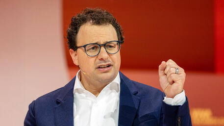 דריו אמודיי, מנכ"ל אנתרופיק. חשש מרודנות טוטליטרית עולמית (Benjamin Girette/Bloomberg) דריו אמודיי מנכ "ל אנת'רופק