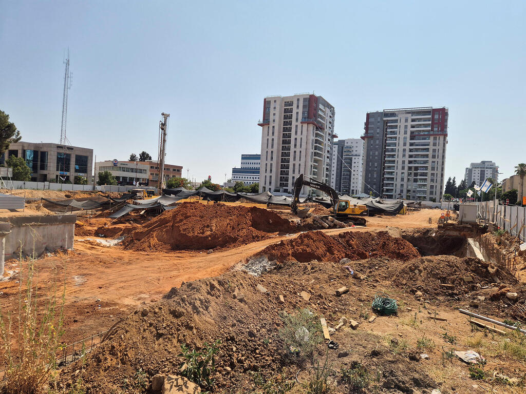 אתר הבנייה של חברת אאורה ב יהוד נמצאו שם 280 קברים ככל הנראה מתקופת בית שני
