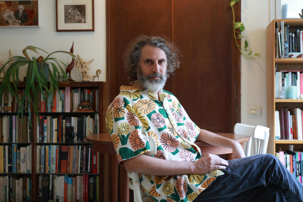 אמיר חרש. כל האופציות לשבוע הספר מפסטיבל שירה ועד ספרות אימה
(צילום: אביגיל עוזי) פנאי אמיר חרש