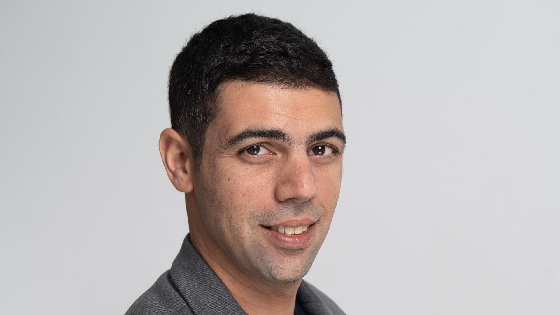 שחר מועלמי מנכ"ל Lamda Broking Group