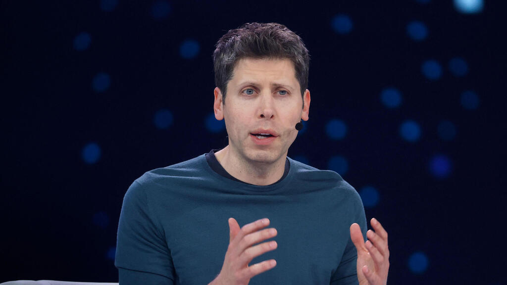 מייסד ומנכ"ל OpenAI סם אלטמן בוועידה ב סן פרנסיסקו 2.6.25