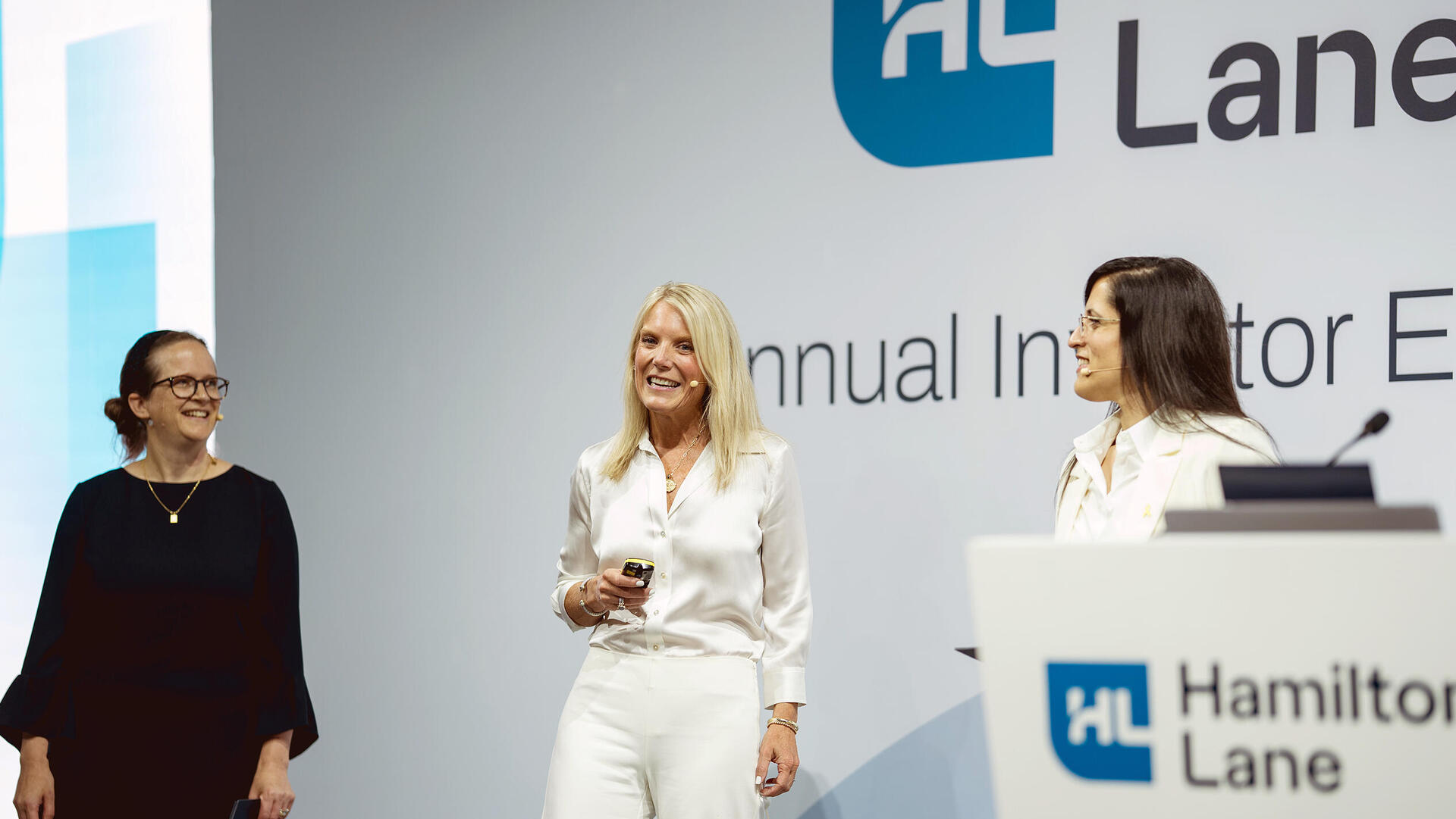 סטפני דייויס זואי נקש ו חגית מוזגר המילטון ליין