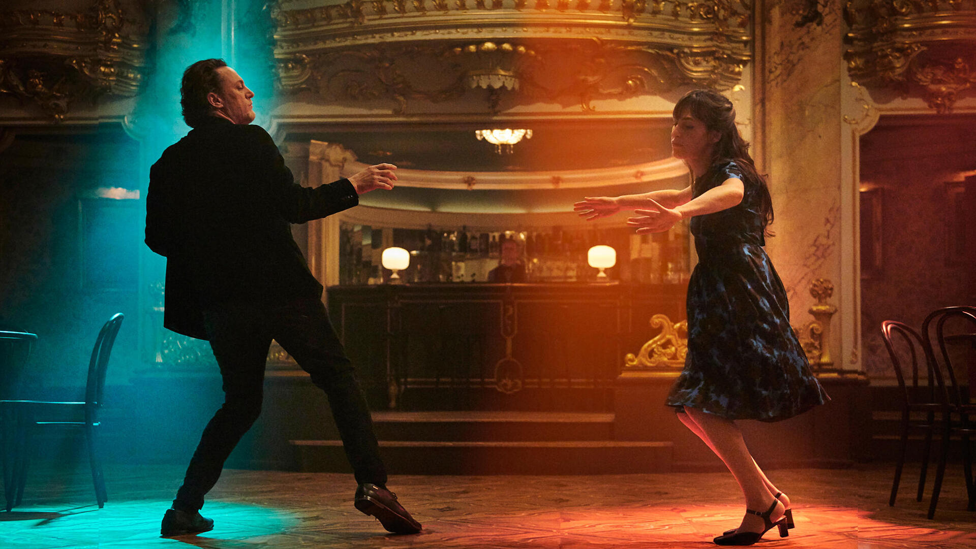 פנאי סרט שפה זרה DEAD LANGUAGE 