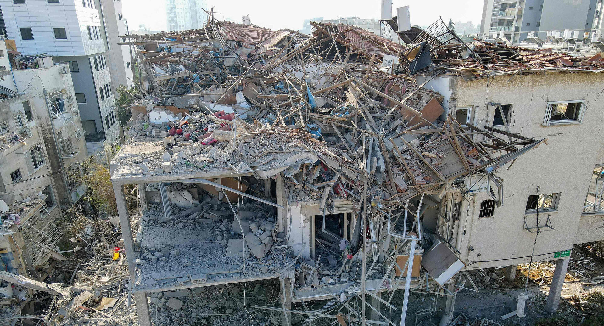 פגיעה של טיל איראני ב רמת גן 2 מלחמה עם איראן תקיפה באיראן נפילה 13.6.25