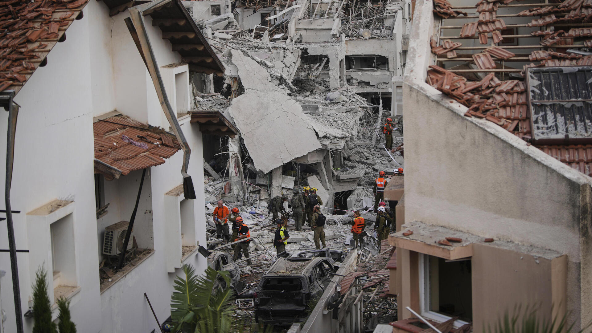 פגיעה של טיל איראני ב ראשון לציון מלחמה עם איראן תקיפה באיראן נפילה 14.6.25