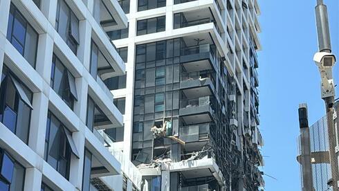 לאחר פגיעת טיל איראני: כ-200 דיירים במגדלי יוקרה במרכז ת"א פונו מהמקום