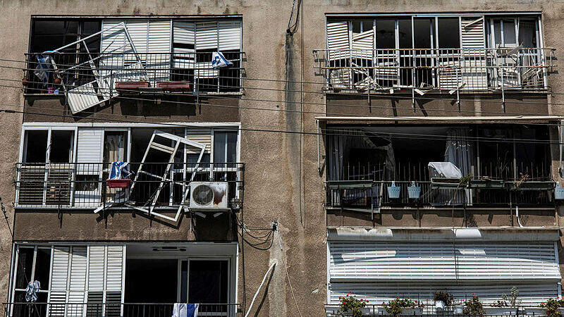בניין בתל אביב ת"א שניזוק מירי איראני מלחמה עם איראן 14.6.25