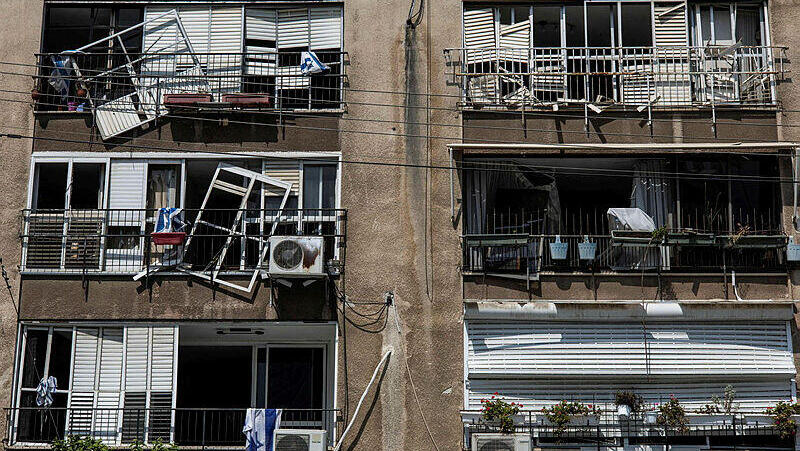 בניין בתל אביב ת"א שניזוק מירי איראני מלחמה עם איראן 14.6.25