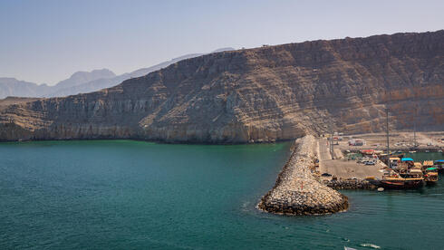 איראן רוצה לזעזע את שוק הנפט העולמי וזה עשוי להיטיב גם עם יצחק תשובה