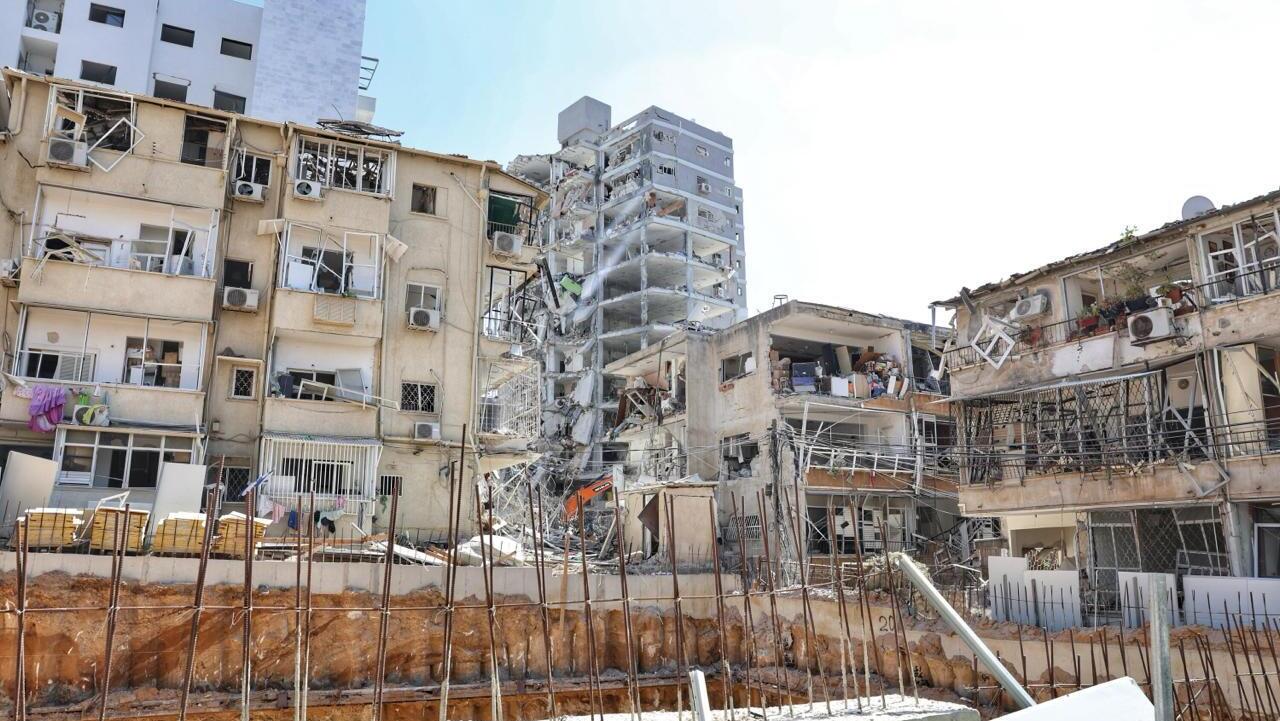 הרס ב בת ים ירי טילים מ איראן מבצע עם כלביא