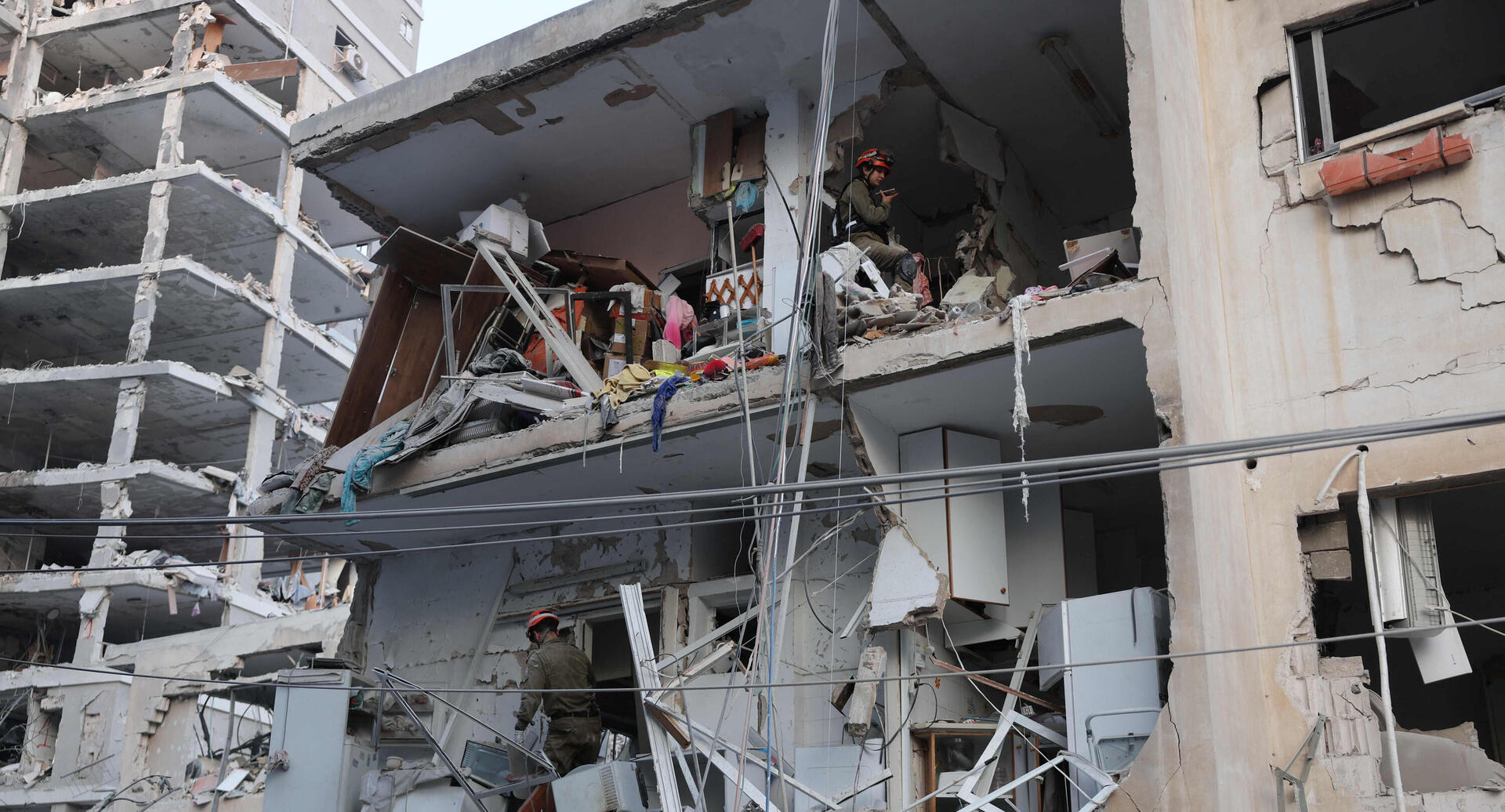 נפילת טיל איראני ב בת ים 4 איראן מלחמה עם איראן 15.6.25