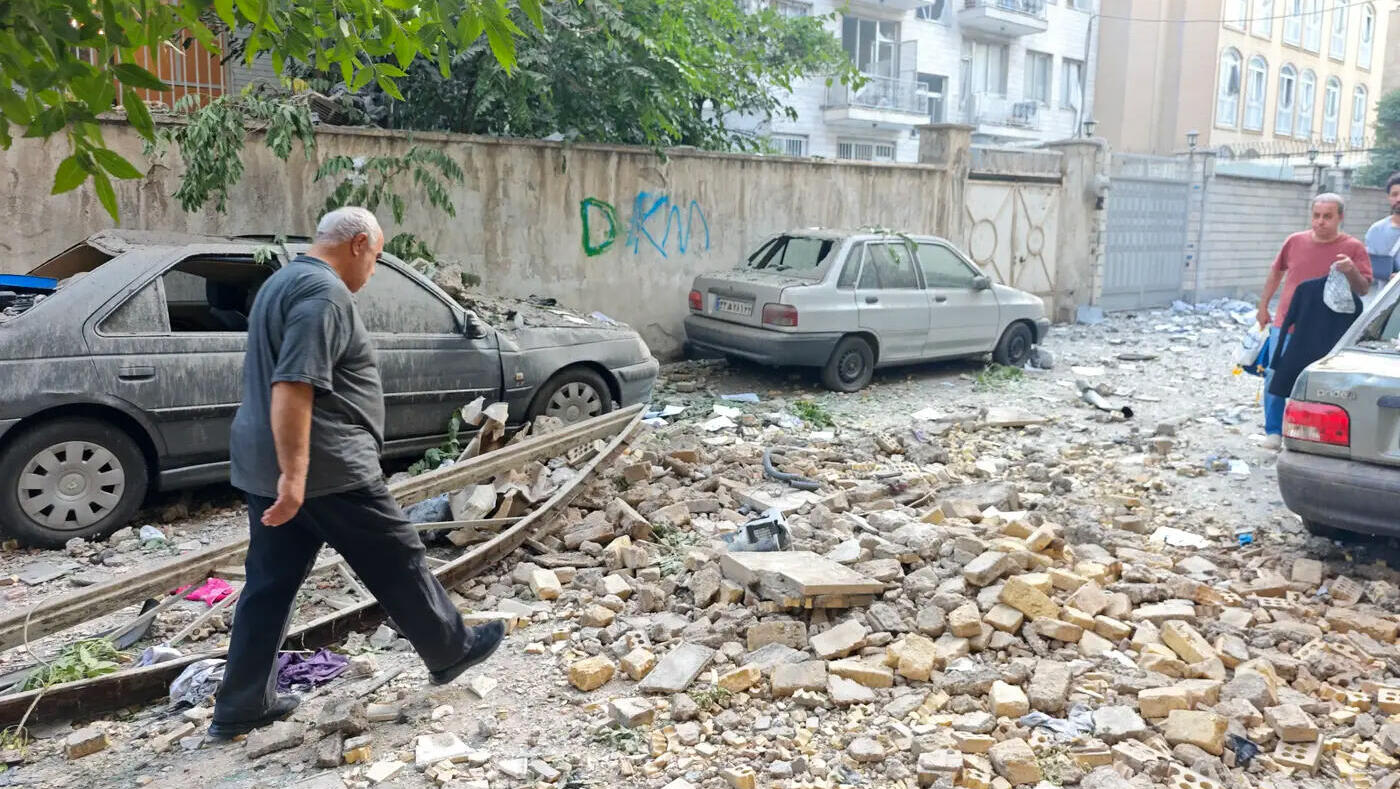 כלי הרכב הרס הריסות רחוב ב טהראן איראן