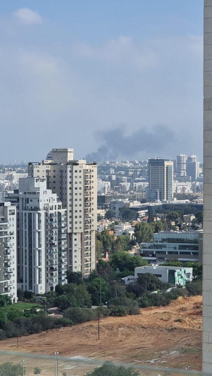פגיעה ישירה בהרצליה (צילום: זוהר גבריאלוב) הרצליה פגיעה ישירה
