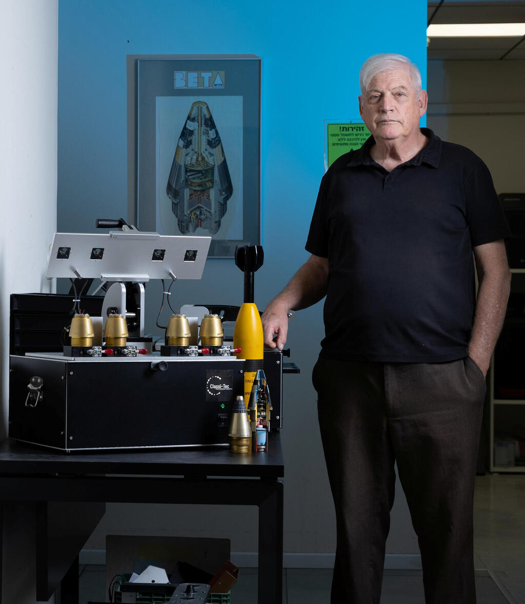  שטפלר והמרעומים, במטה ארית באור יהודה השבוע. "נזק אגבי הוא גם מרעום שלא מתפוצץ" 