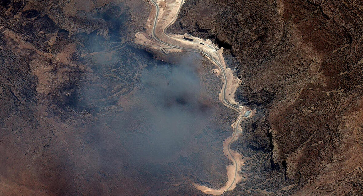 פוטו איראן תמונת לוויין של פיצוץ במפעל נשק בשיראז 