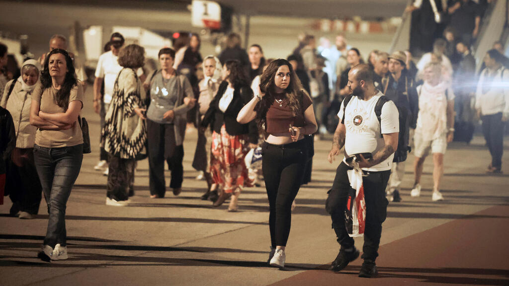 טיסת החילוץ הראשונה של ישראלים לארץ נתב"ג 18.6.25