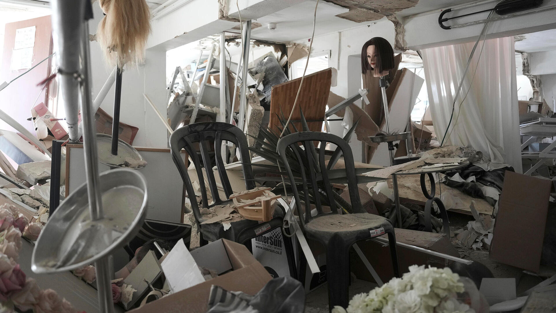 רמת גן זירה נפילה פגיעה חנות הריסות טיל טילים ירי איראן 19.6.25